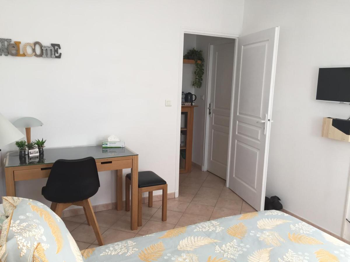 Villa Louanne Pertuis Bagian luar foto